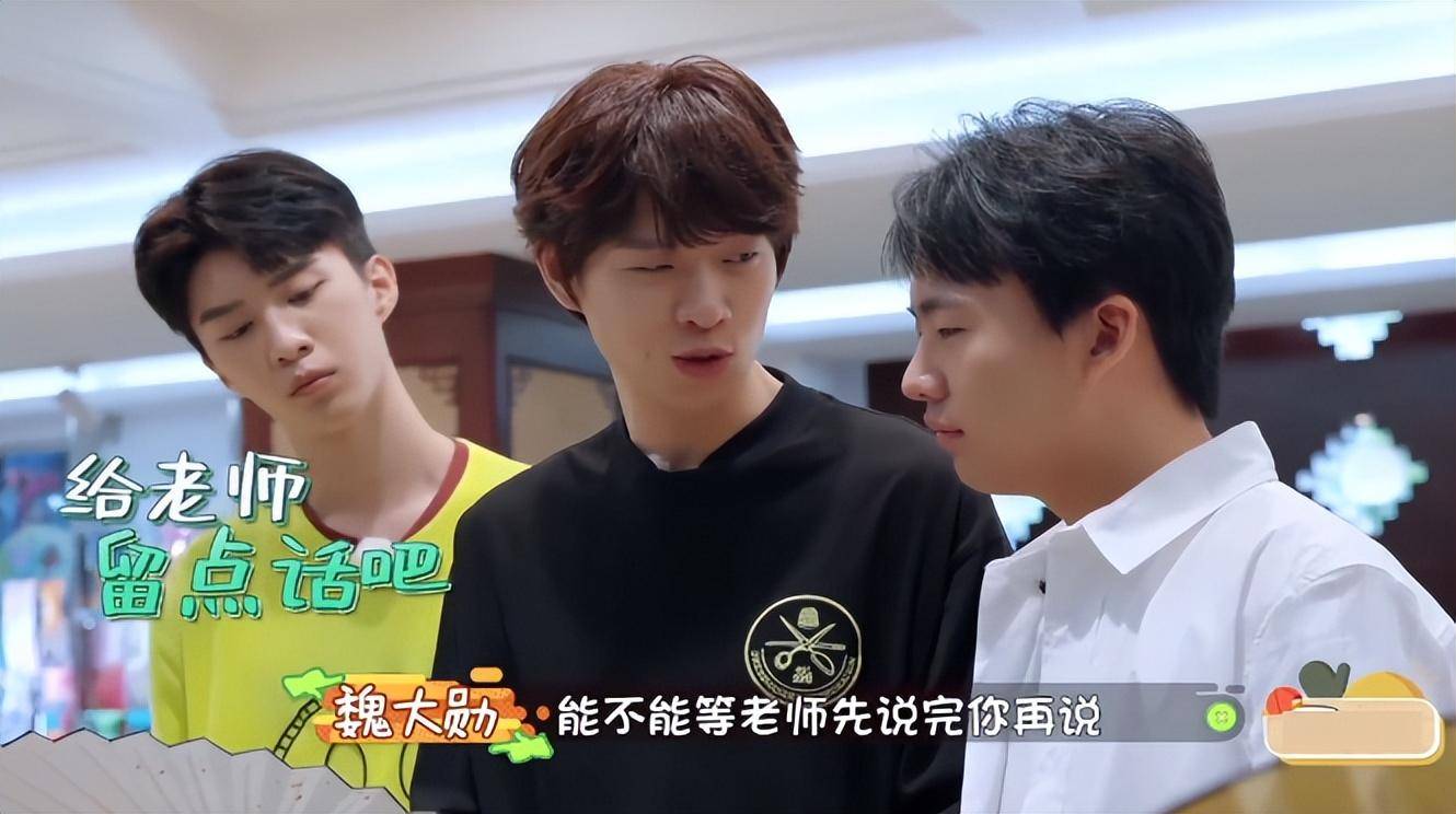 比如,在《最强大脑》中,他面对一众高学历的选手,毫不逊色,引经据典