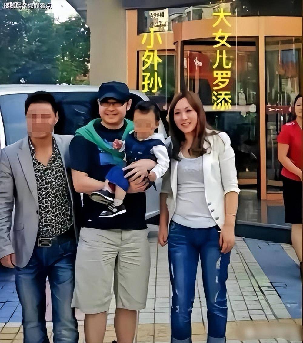 刀郎幸福的一家:和美丽的老婆,女儿,外孙同框,温馨满溢