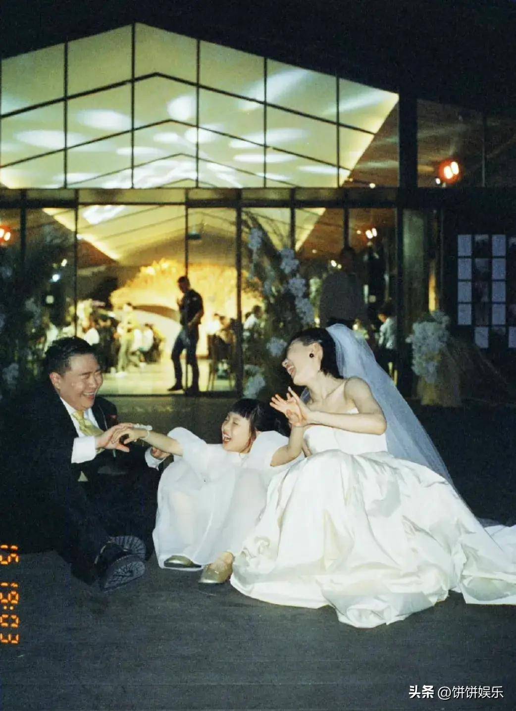 34岁郝劭文终于当爸,大陆老婆官宣怀孕,郝劭文激动得亲吻孕肚!