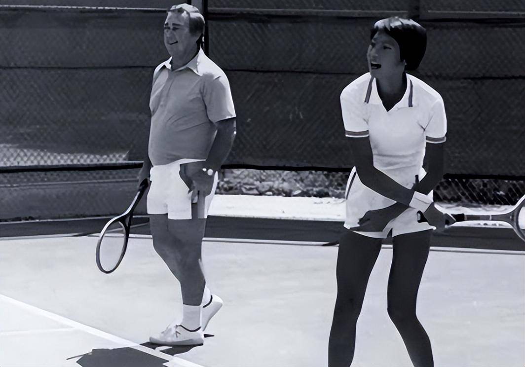 前国家网球运动员胡娜:比赛期间叛逃美国,晚年后回国卖画捞金