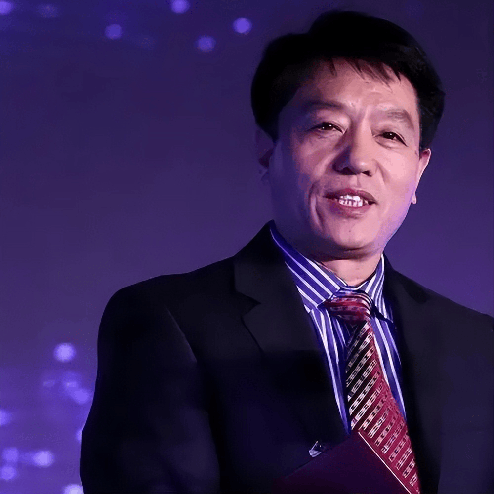 如今陈薇和麻一铭的儿子麻恩浩已经长大,受到母亲的影响,他在高考完