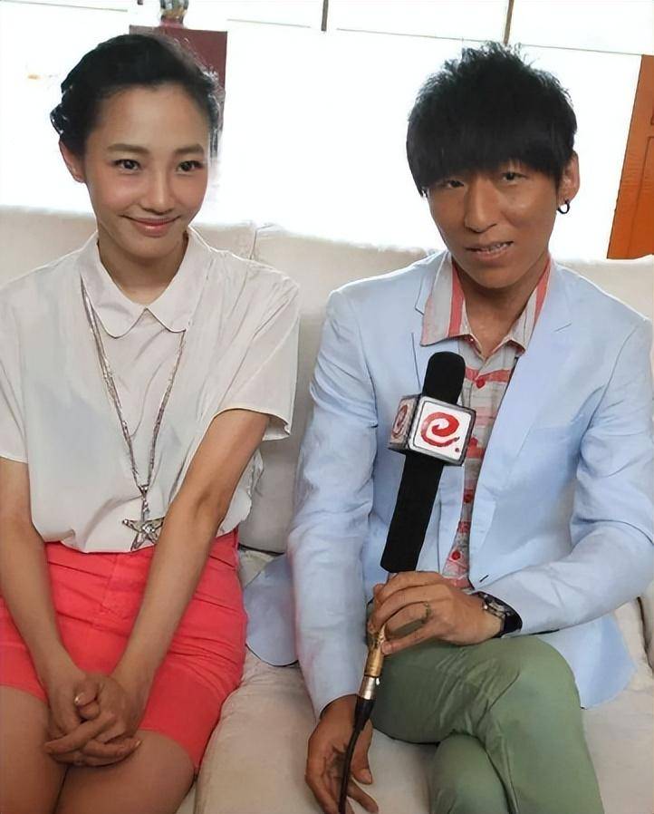 陈羽凡携女友何时珍罕见露面,脸变圆润变化大,新女友神似白百何