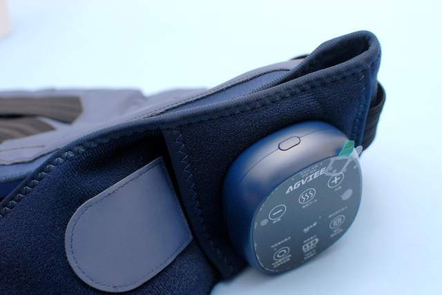 气囊震动双驱动,按摩仪护腰新选择:未野AGVIEE腰部按摩器测评