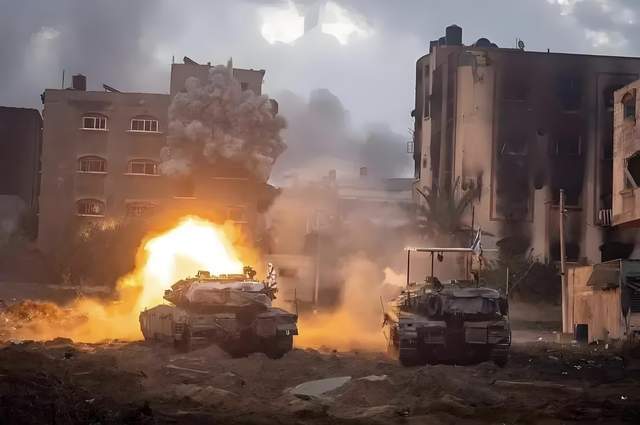 叙利亚也打起来了,美军榴弹炮以军战机出动,美军基地遭导弹打击