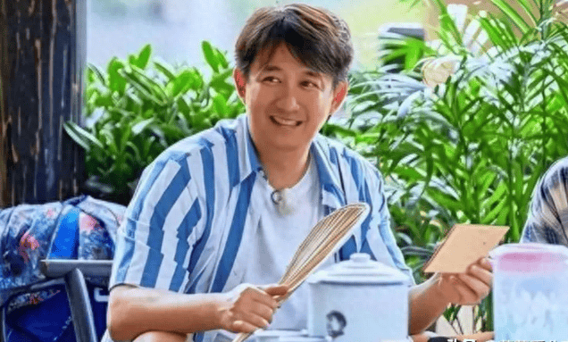 黄磊疑似人设崩塌!评论区一片沦陷,难怪沈腾吐槽他样样通样样松