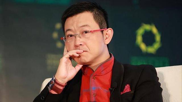 当时,田明认为东方卫视需要注入新鲜血液,所以当他看到王冠表达清晰