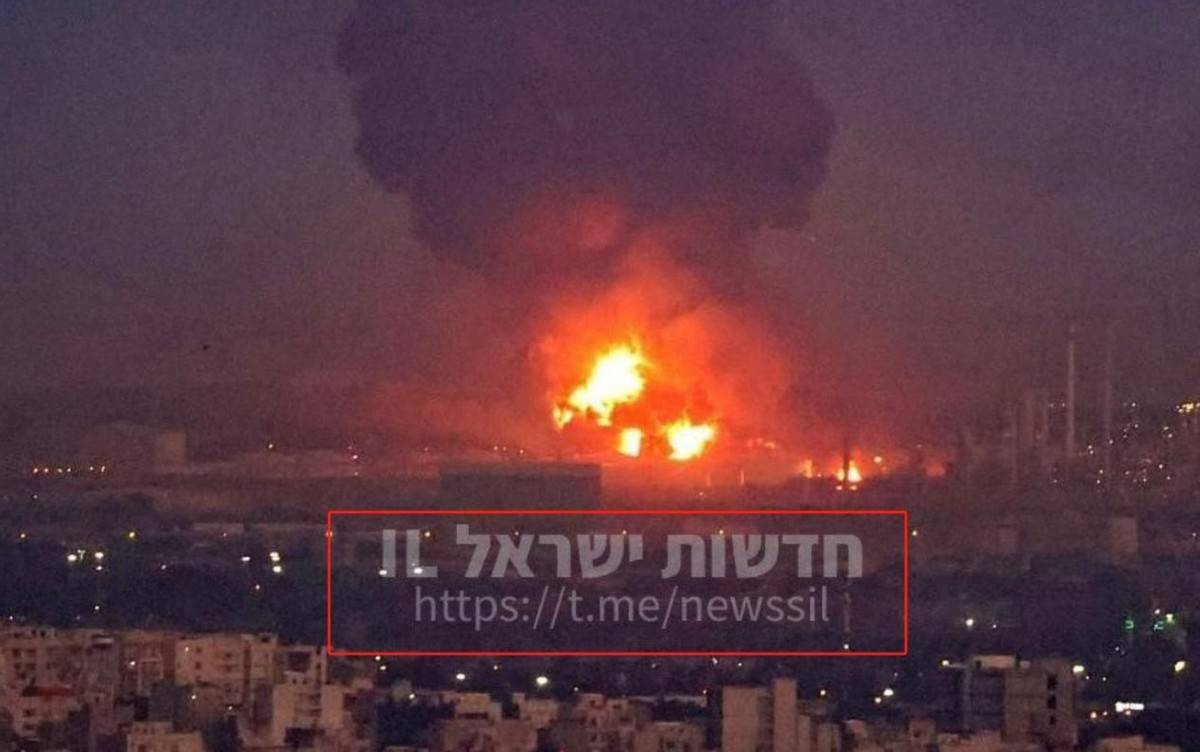 以色列上百架战机空袭德黑兰，伊朗民众上房顶观望：导弹在哪呢_搜狐网