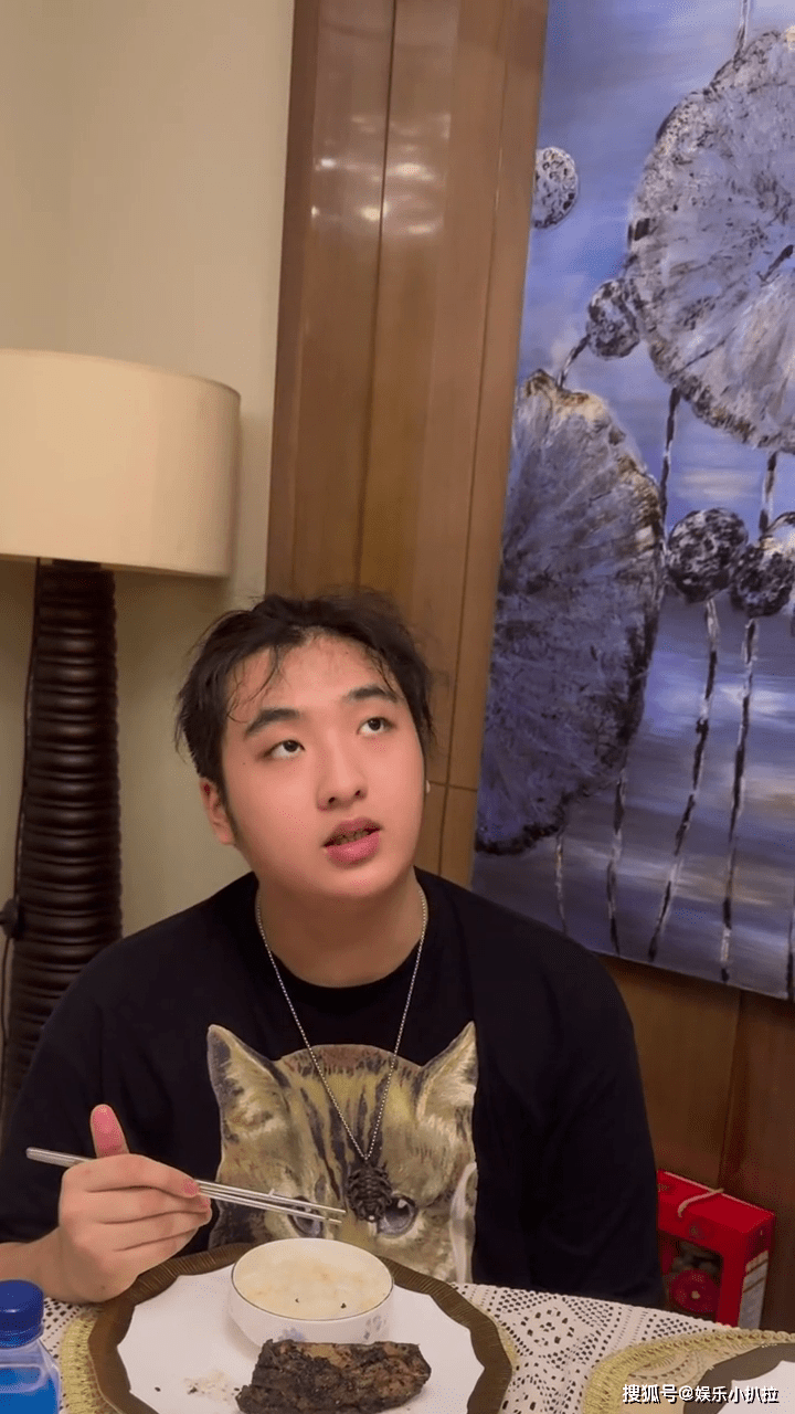 影帝之子吴费曼"恋情"曝光?