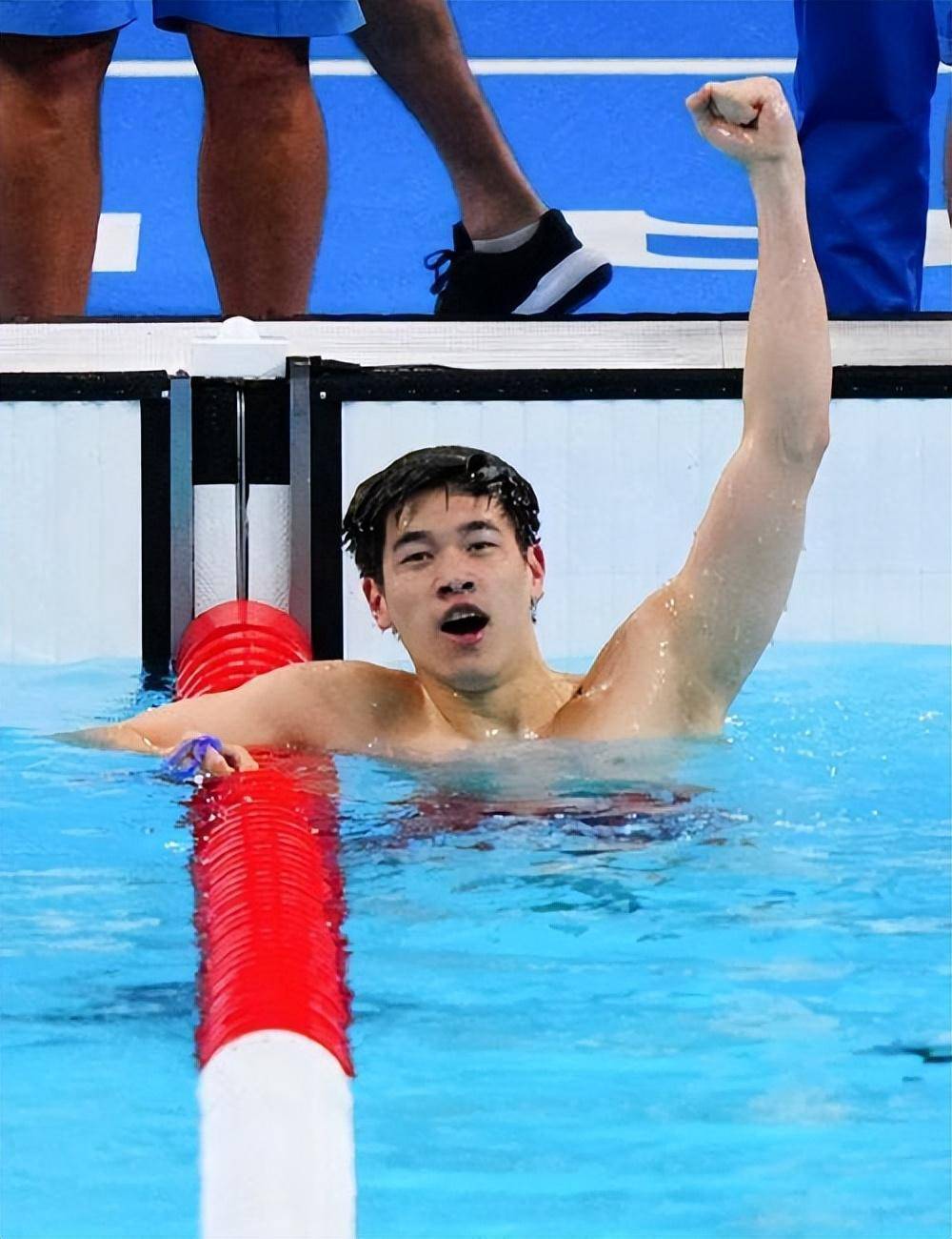 潘展乐400米自由泳摘金力压欧美选手网友:谁又惹他了_游泳_比赛_中国