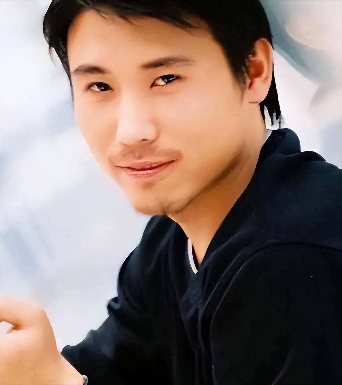 有种"痴情"叫李乃文,因一场吻戏与女演员意难平,48岁终结婚_颜丙燕