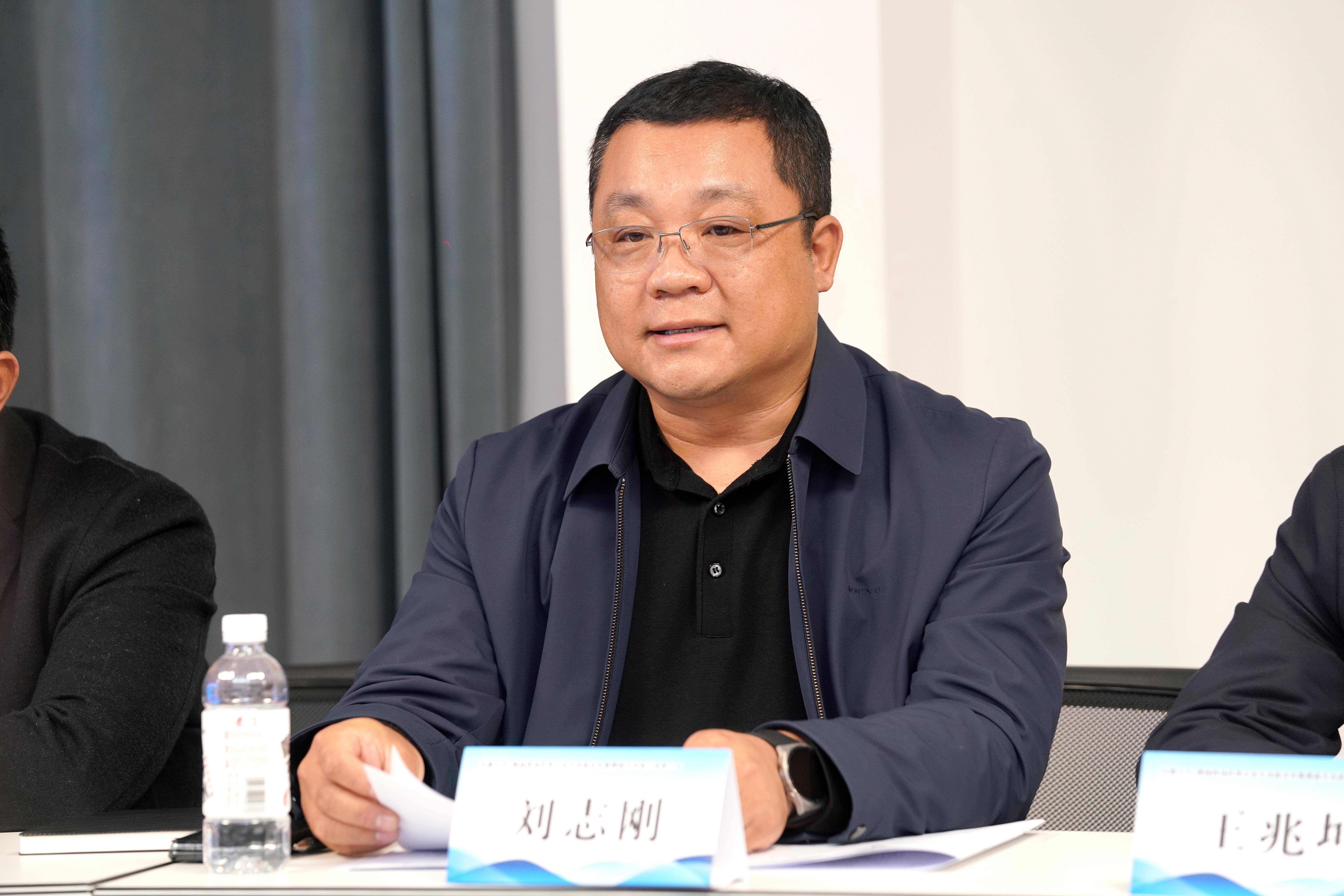 队聊城市,东昌府区,冠县冠洲国际陆港的相关招商负责人对项目作了推介