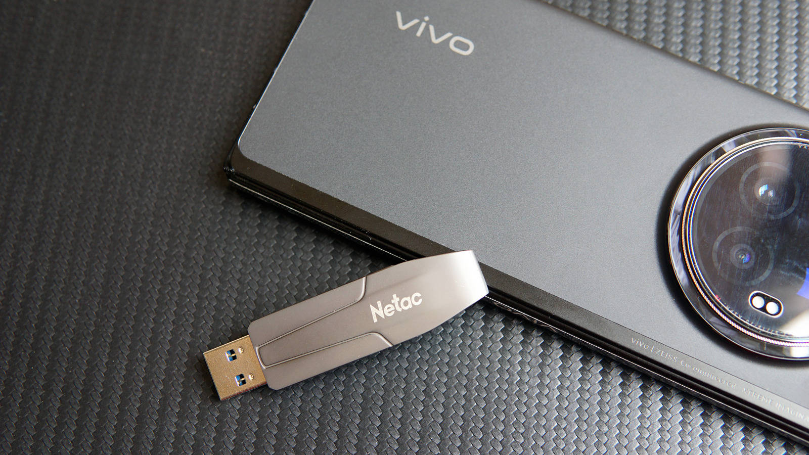 多场景应用下的速度与激情，朗科（Netac）1TB USB3.2 超疾速固态U盘！