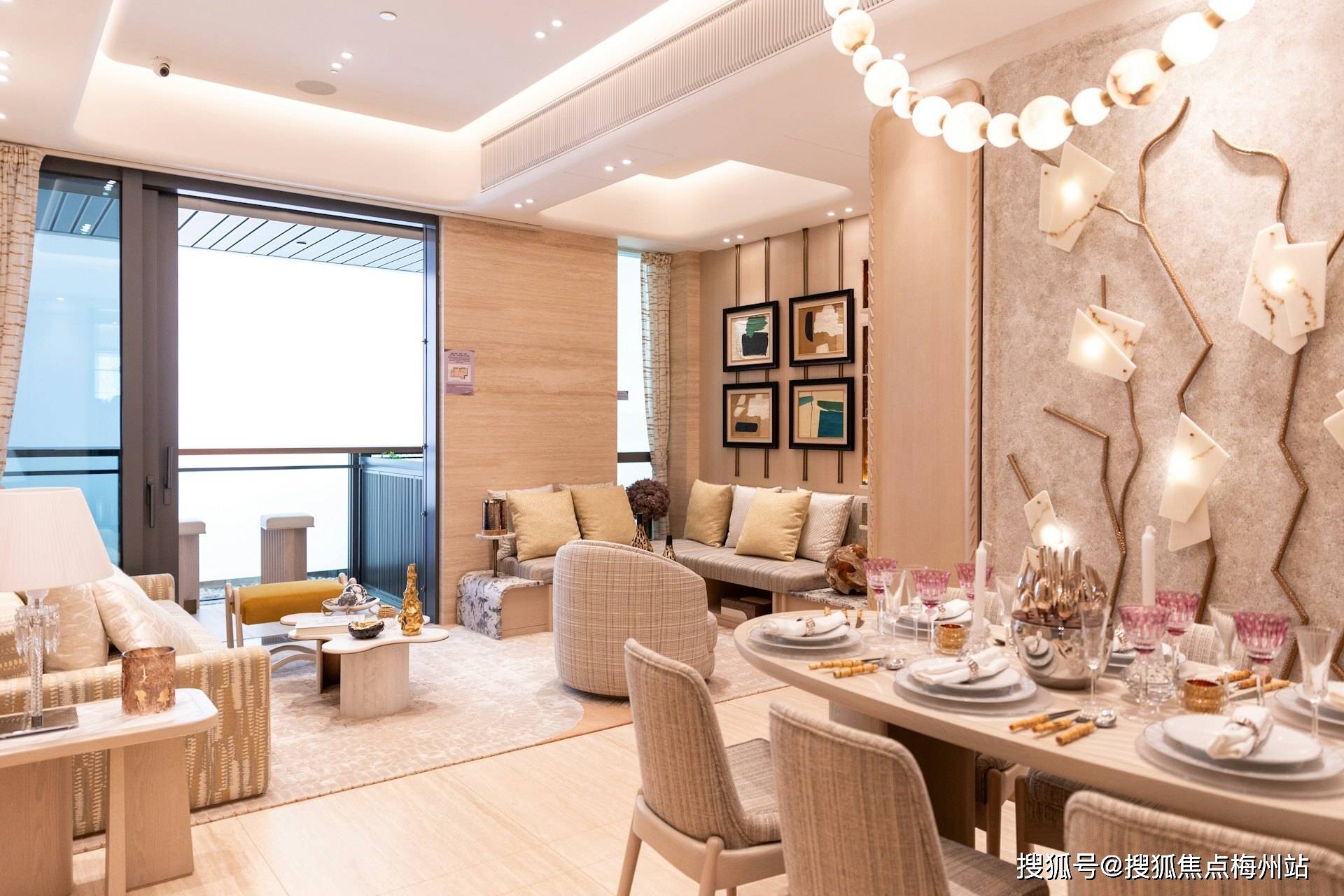 香港买房板块分析,我把楼盘的新资料,样板间视頻,都发微信给您看,您不