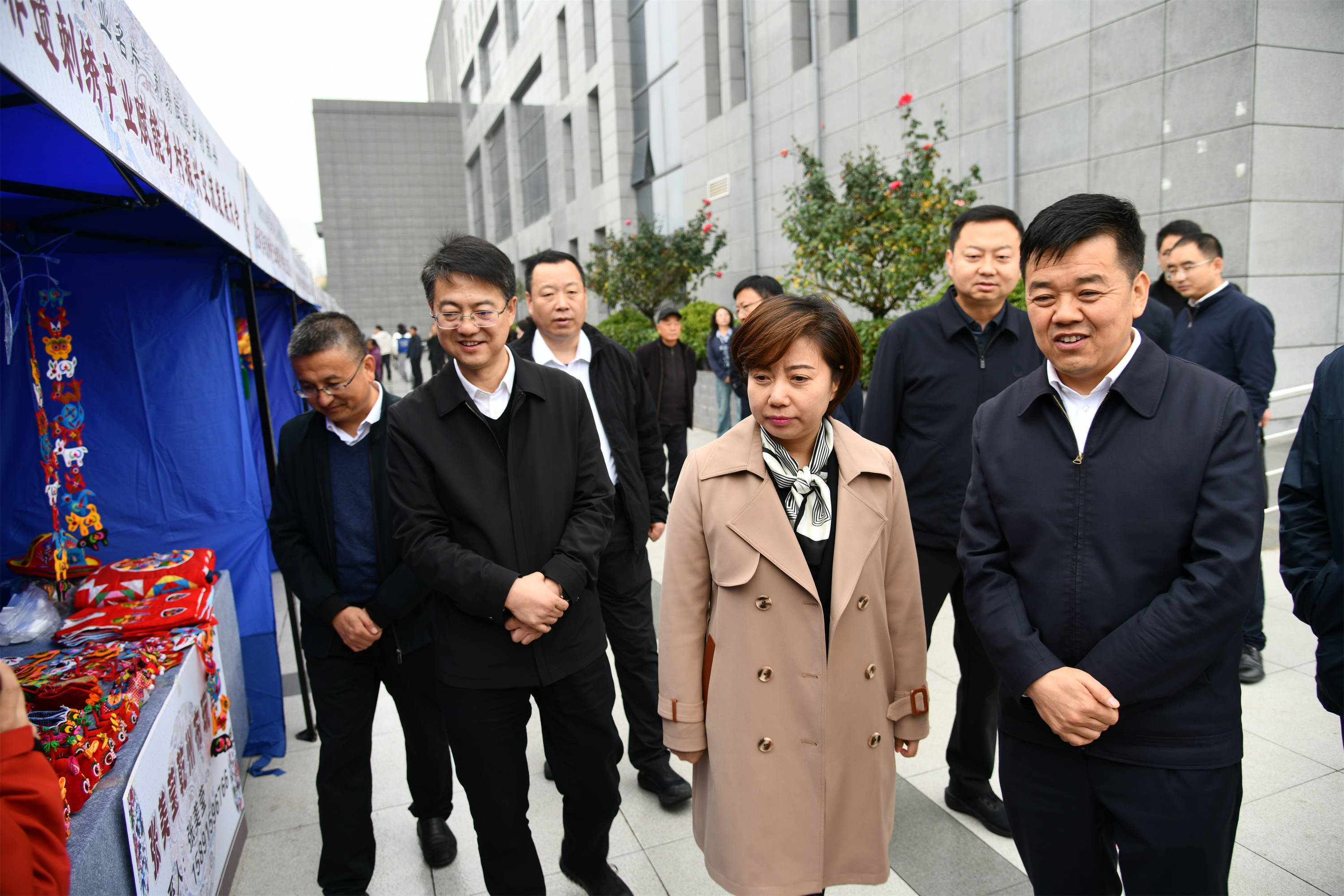 全省非遗刺绣产业赋能乡村振兴交流发展大会在宝鸡千阳举行