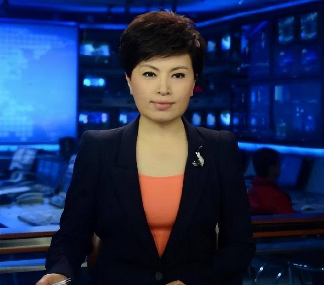 央视李瑞英:工作28年零失误,突接儿子坠楼消息后,忍痛坚守岗位