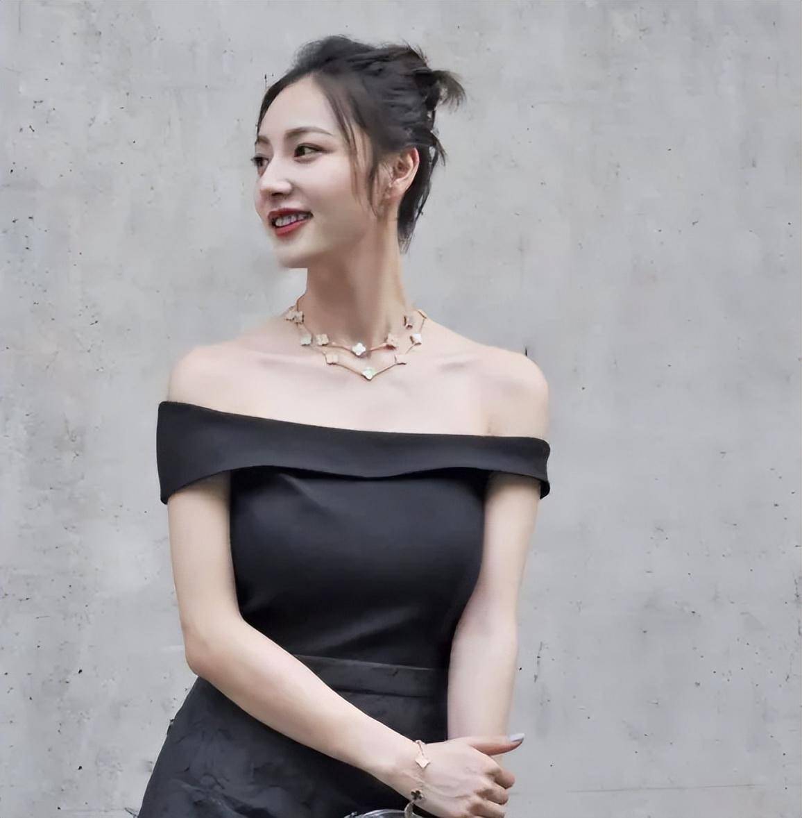 回顾她的职业生涯从甜美的玉女到时尚的先锋陈雅婷的每一步都充满了