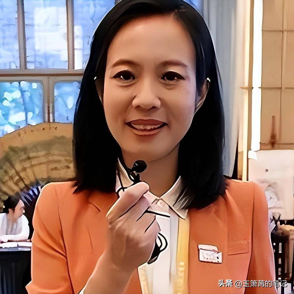 新闻联播主持人宝晓峰照片(新闻联播主持人宝晓峰照片大全)