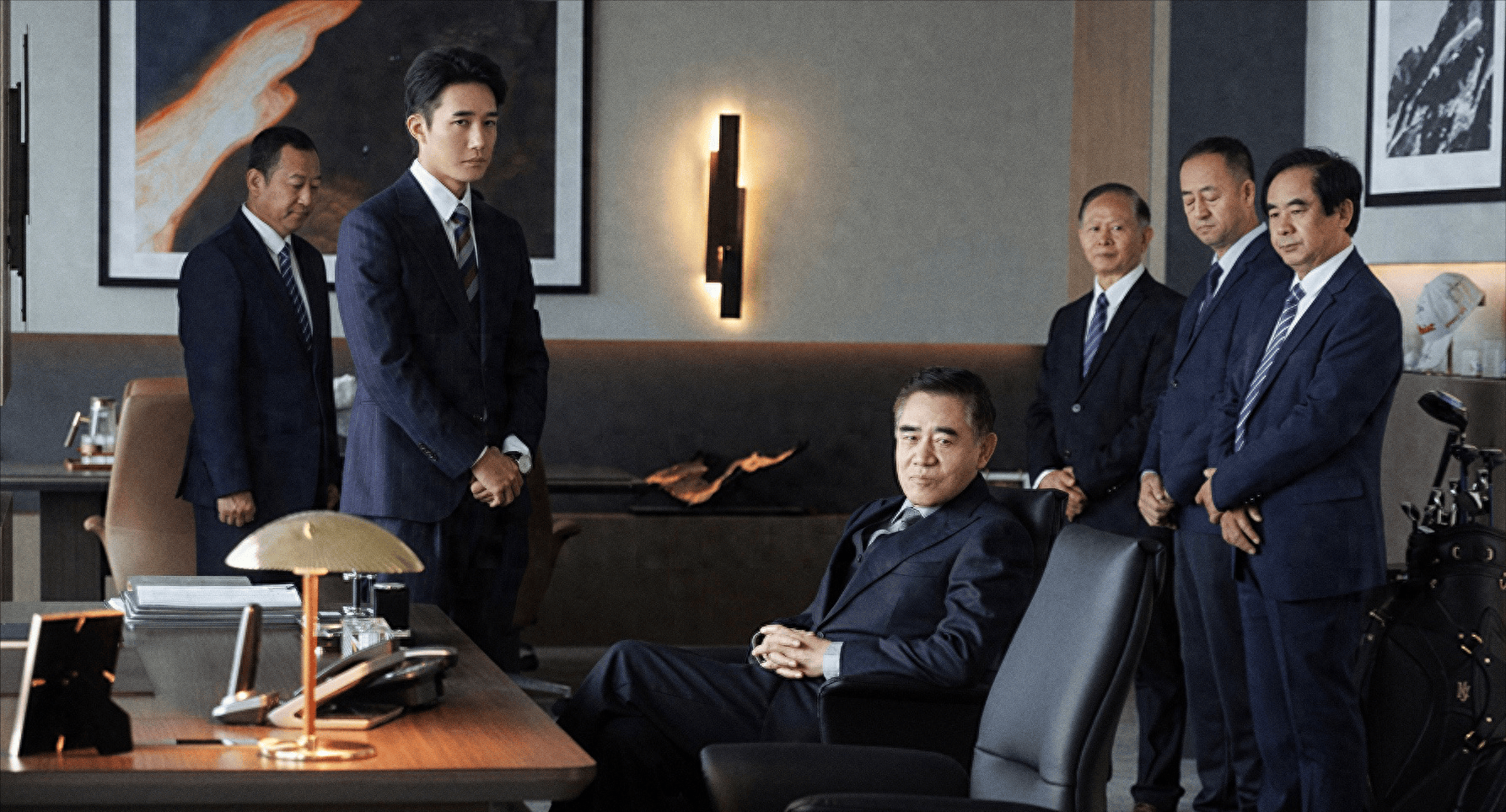 中戏毕业的章涛不当演员去当老师,如今人未出圈,因角色甘毁形象