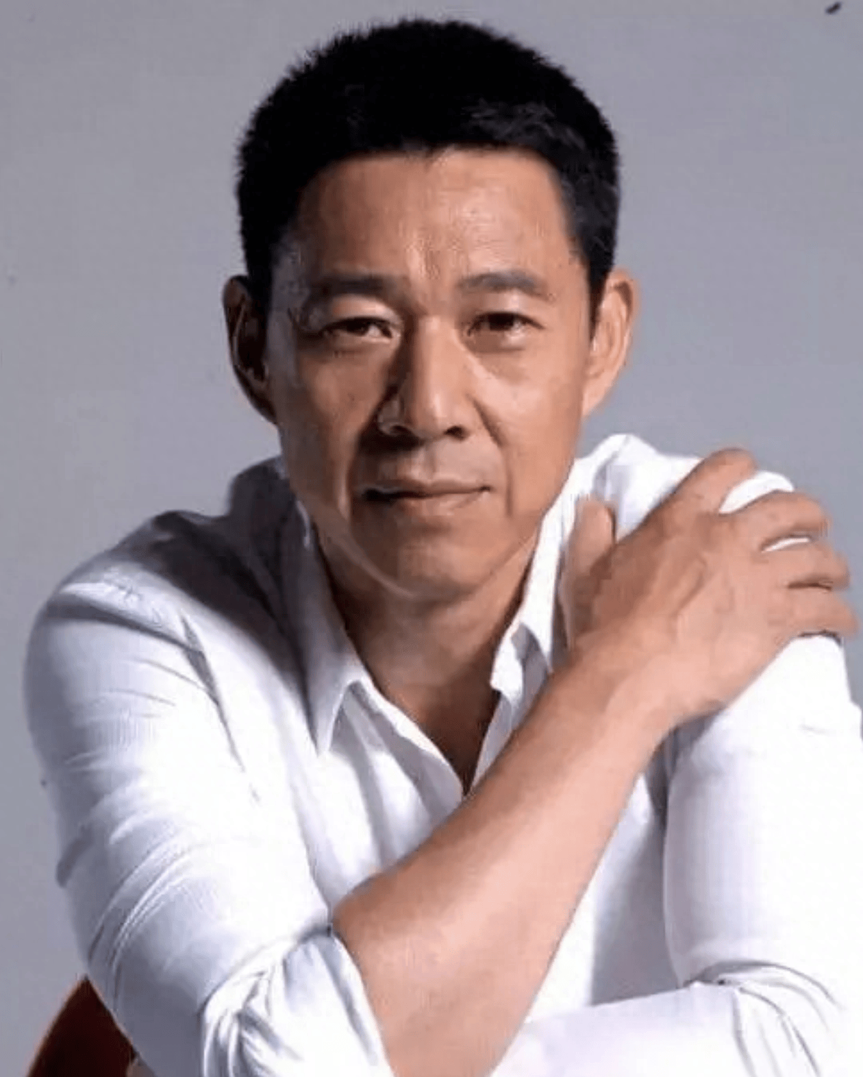 演员张丰毅:对吕丽萍与儿子漫不经心,却将小12岁的霍凡宠成宝!