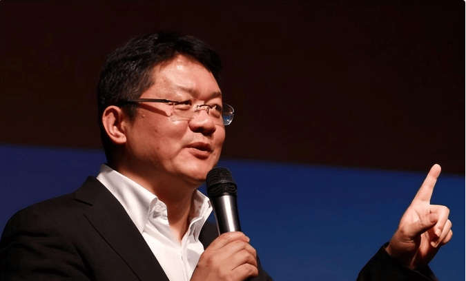 央视名嘴张斌,曾被妻子当众揭丑、身败名裂,如今二人却恩爱有加_胡紫薇_工作_节目