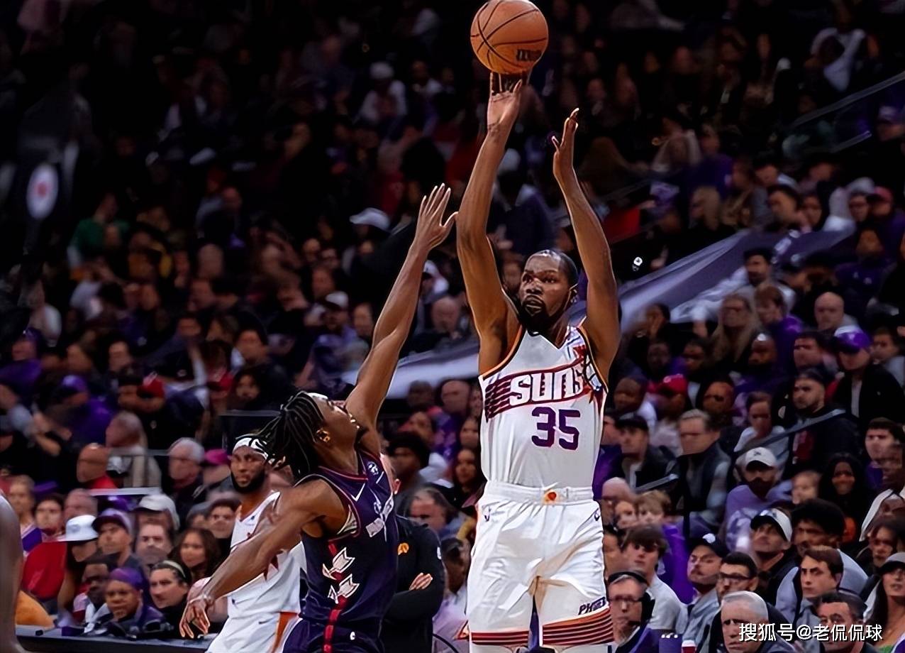 乔治首秀演砸!杜兰特35 6,布克低迷18中3,谁注意马克西赛后举动