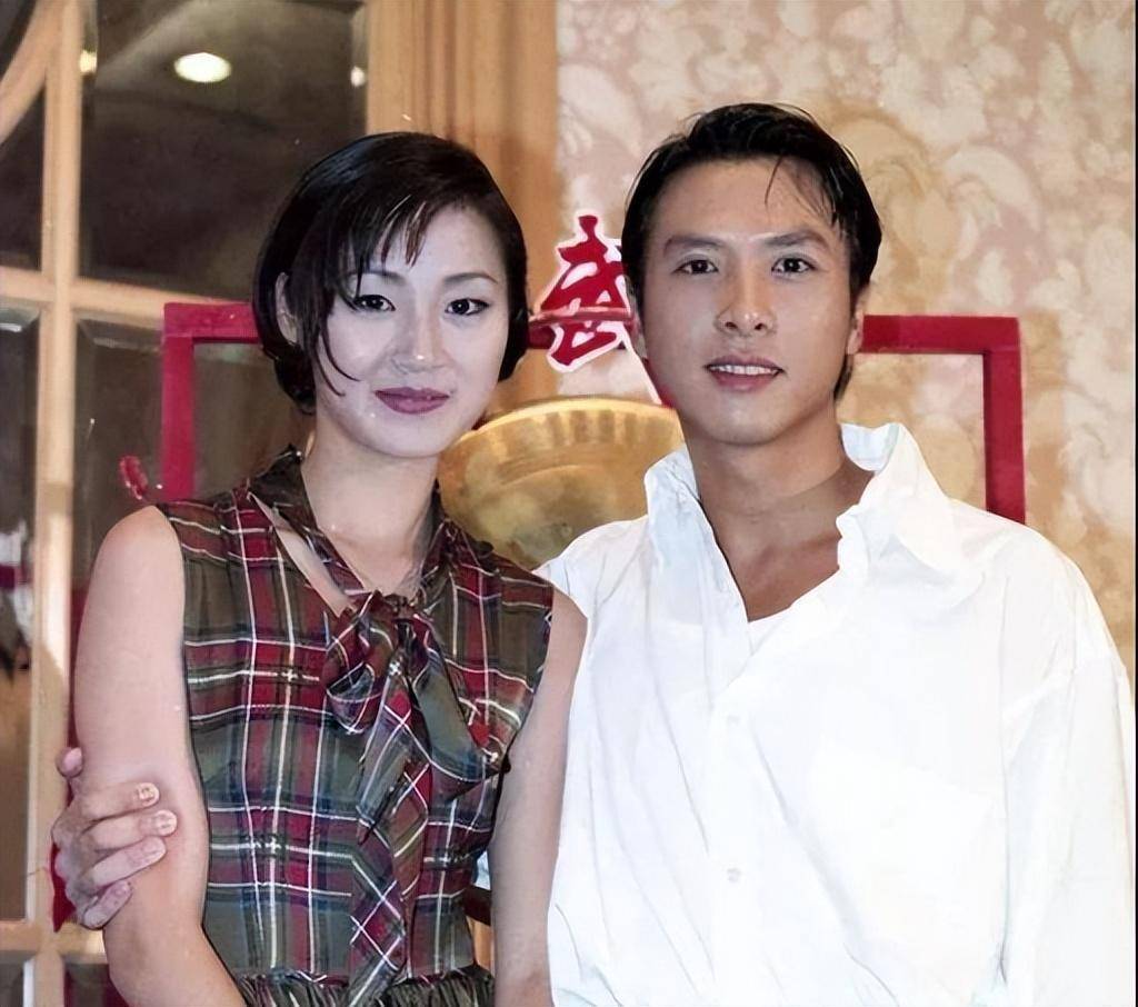 "香港第一美腿"万绮雯:曾被甄子丹求婚,嫁陈十三20年无儿无女