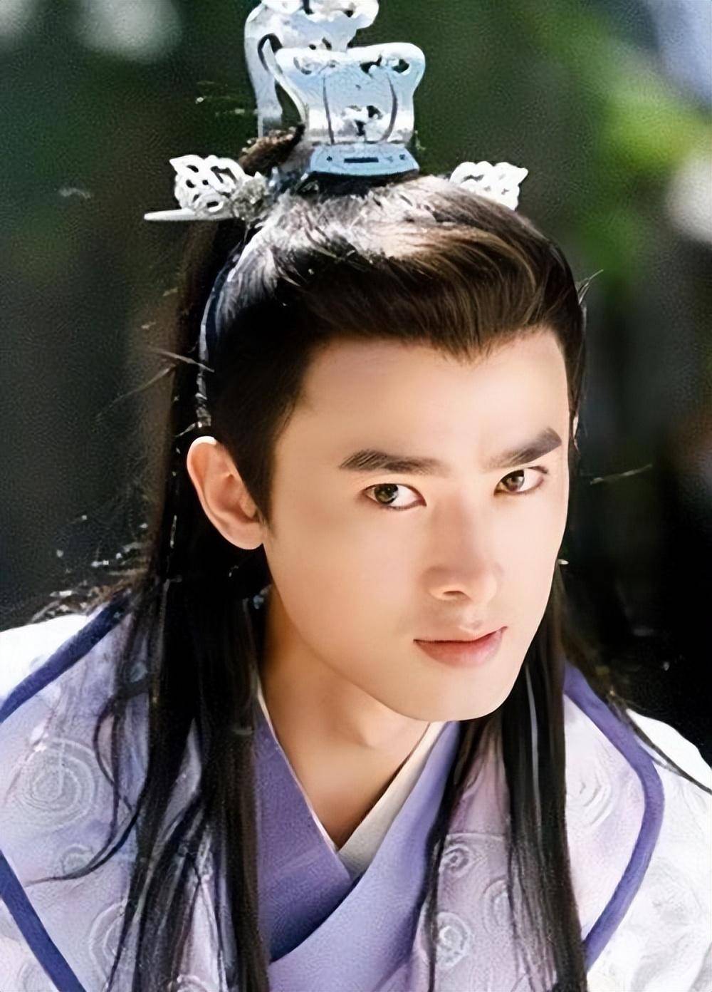 任泉在娱乐圈里不温不火,是因为他正在"另一个圈子",风生水起