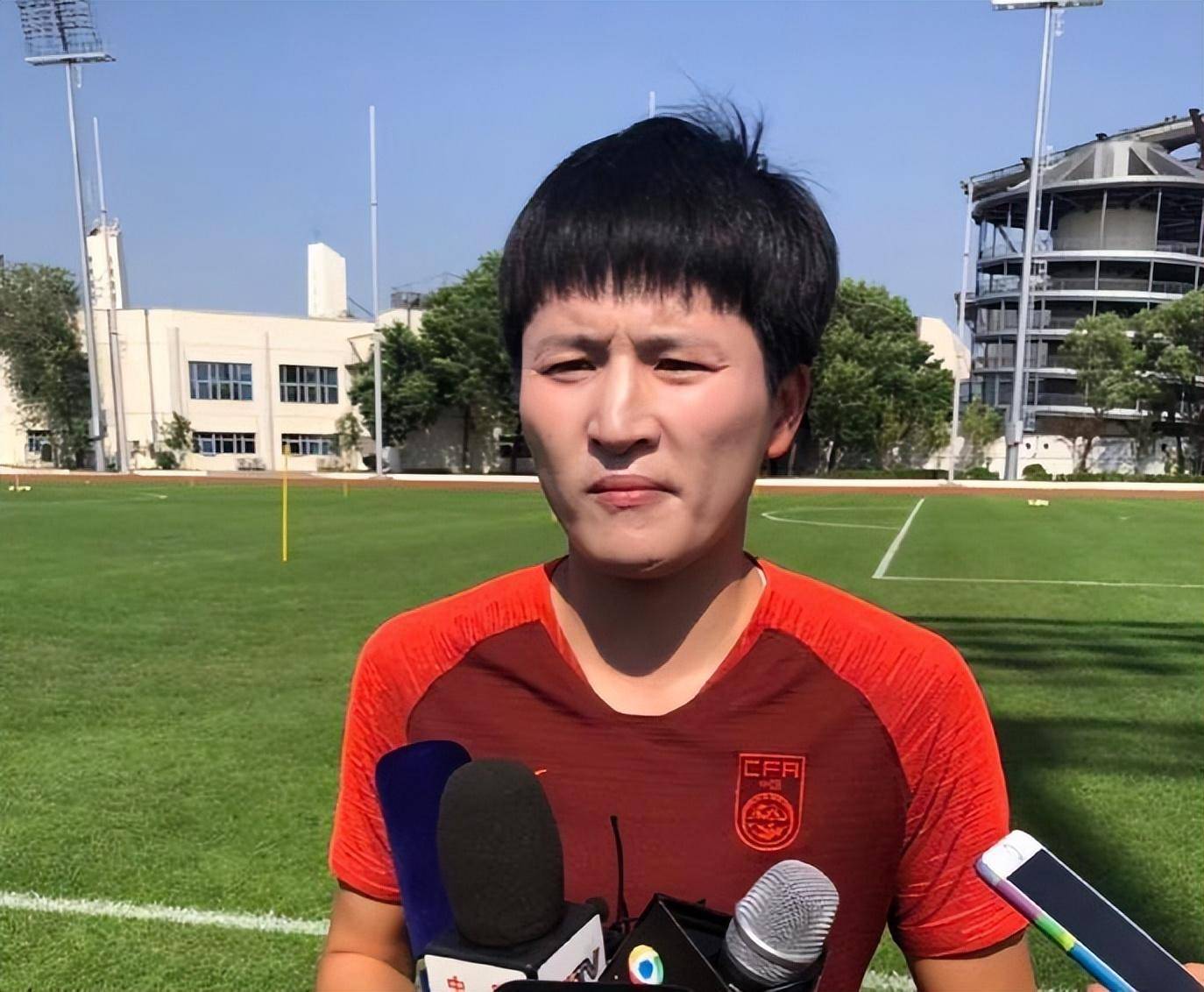 九游欢乐官方网站:中国女足队长王珊珊：在世界杯赛前发布会上表示，球队将全力以赴的简单介绍