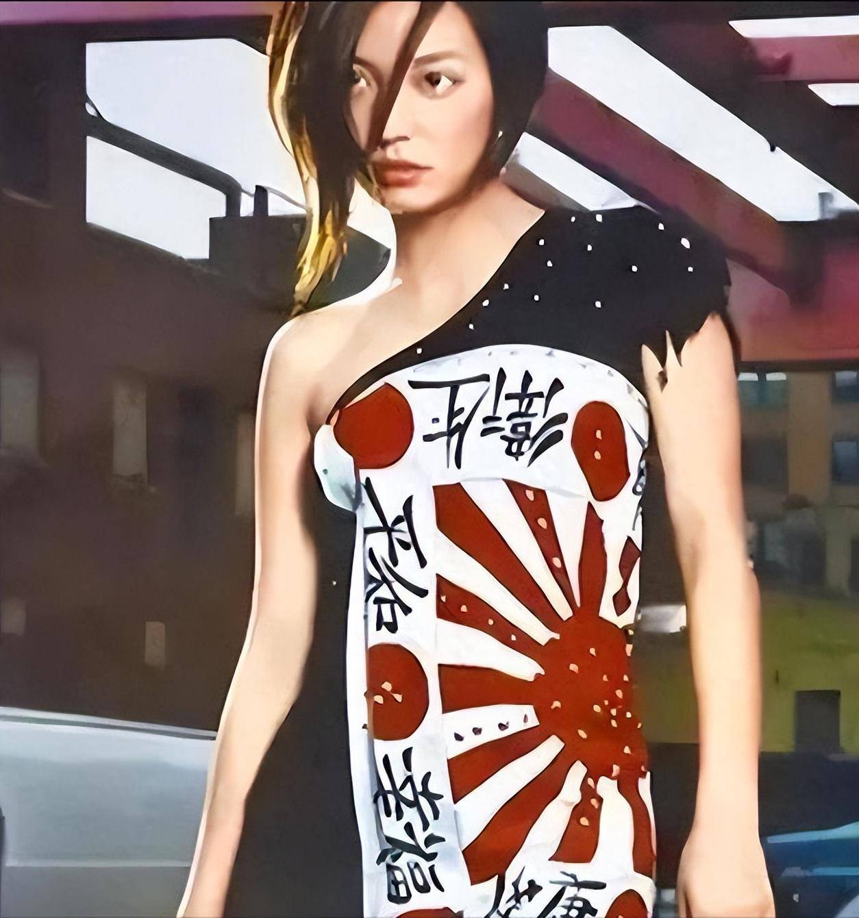 48岁的赵薇突然消失两年后,再看如今她的处境,完全是自食恶果