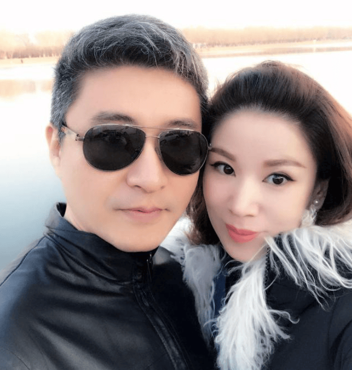 周炜也因捐款言论陷入了巨大的争议之中.