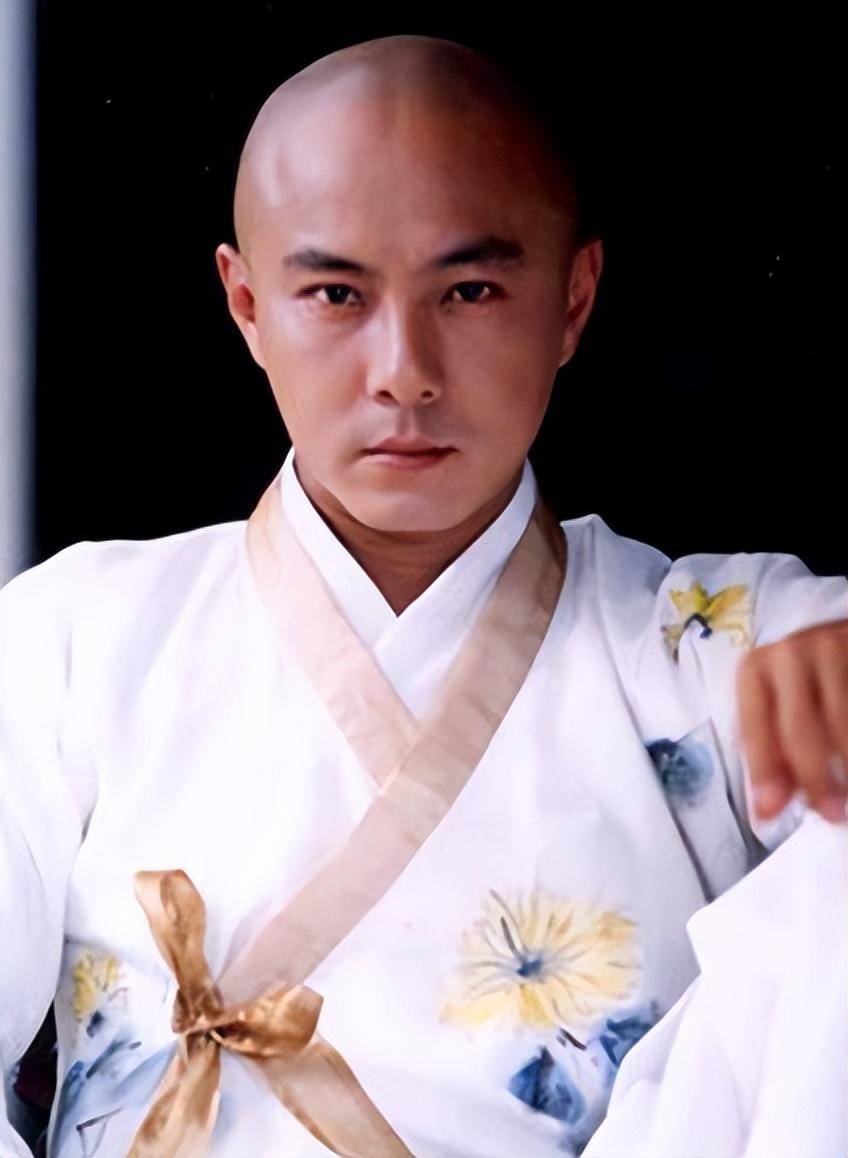 结三次婚,两度丧子,长期分居,59岁无儿无女,张卫健咋这么惨?