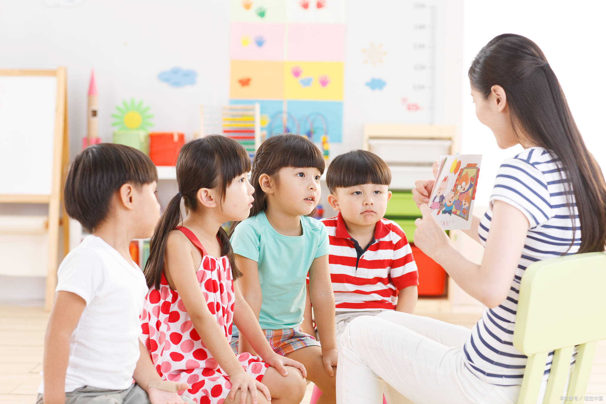 我们期待着,类似的虐童事件不再发生,每一个孩子都能在安全,温暖,充满