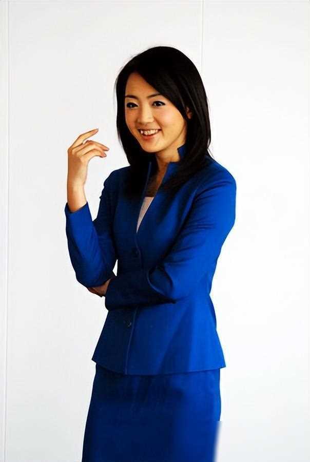 气象主持杨丹:当初为事业丁克15年,却在40岁生一子,工作家庭两不误