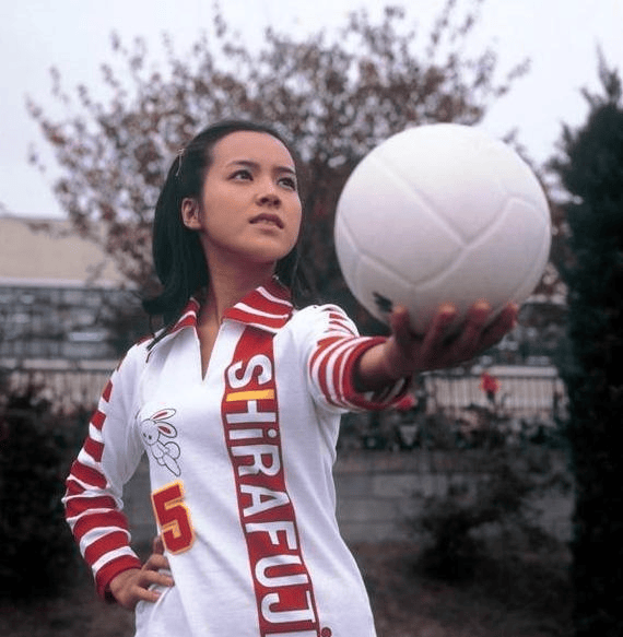 小鹿纯子:马云的梦中情人!他6次前往日本寻找,44岁被带来中国