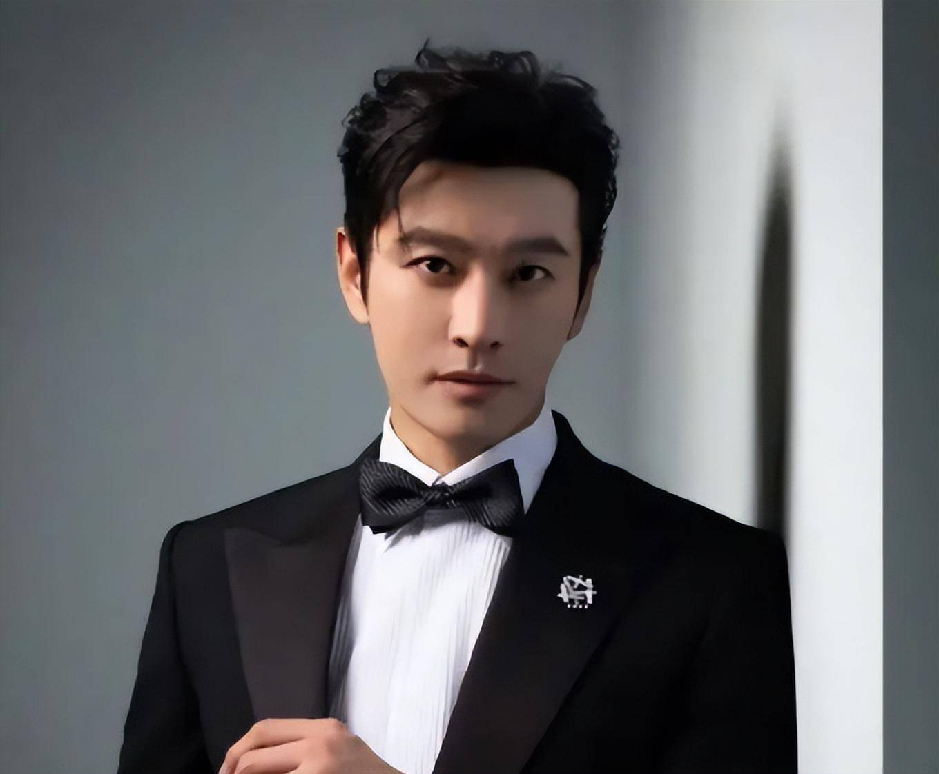 35岁杨颖现身云南!穿尼姑装清心寡欲,和黄晓明分开后气质变了