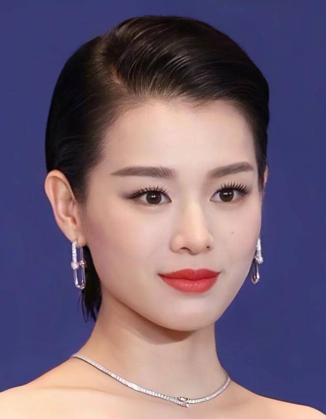 30岁以上未婚女明星图片