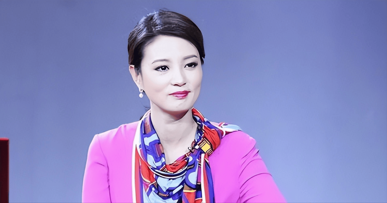 一次偶然的机会,在饭局上她认识了香港富商刘希泳.