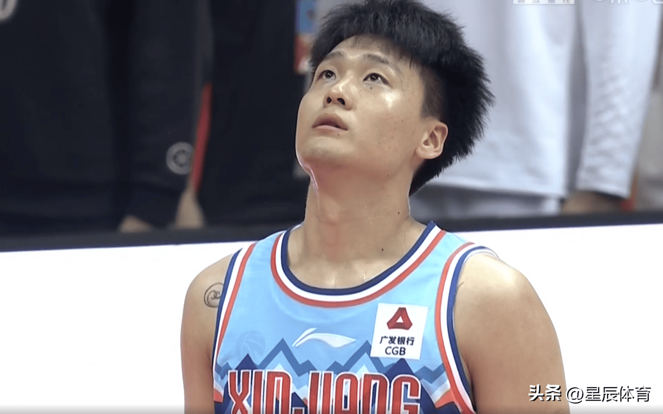 他帮助辽篮5年夺4冠,却因一场失利被迫离队,南下广东建立王朝_李春江