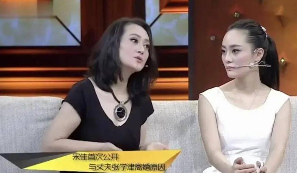 张楚楚遗传了妈妈的艺术细胞,从小就画得特别好.她进了