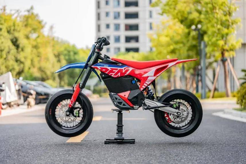 “战尊”登场！阿波罗（APOLLINO）RFN“战”家族系列首秀米兰EICMA，极致性能重塑电动越野新高度_搜狐汽车_搜狐网