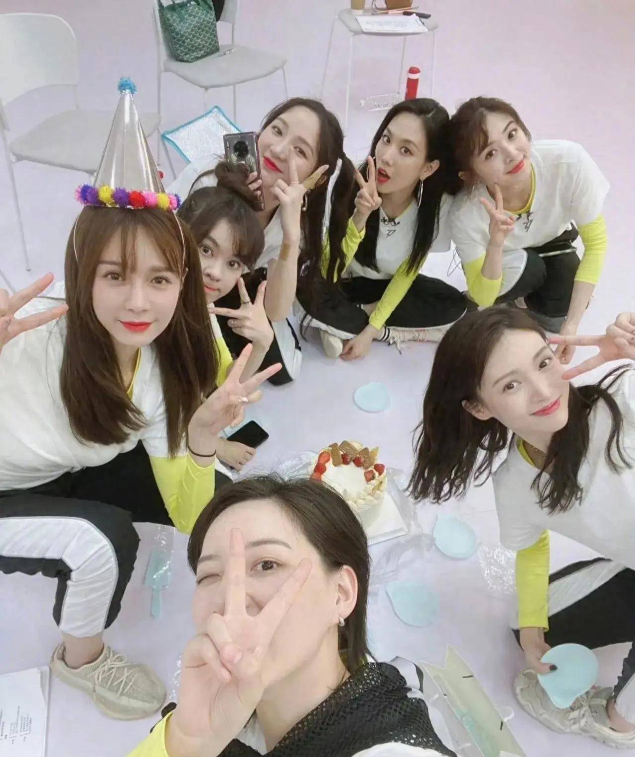 郁可唯,王菲菲,孟佳,沈梦辰,张含韵,李斯丹妮,金晨.