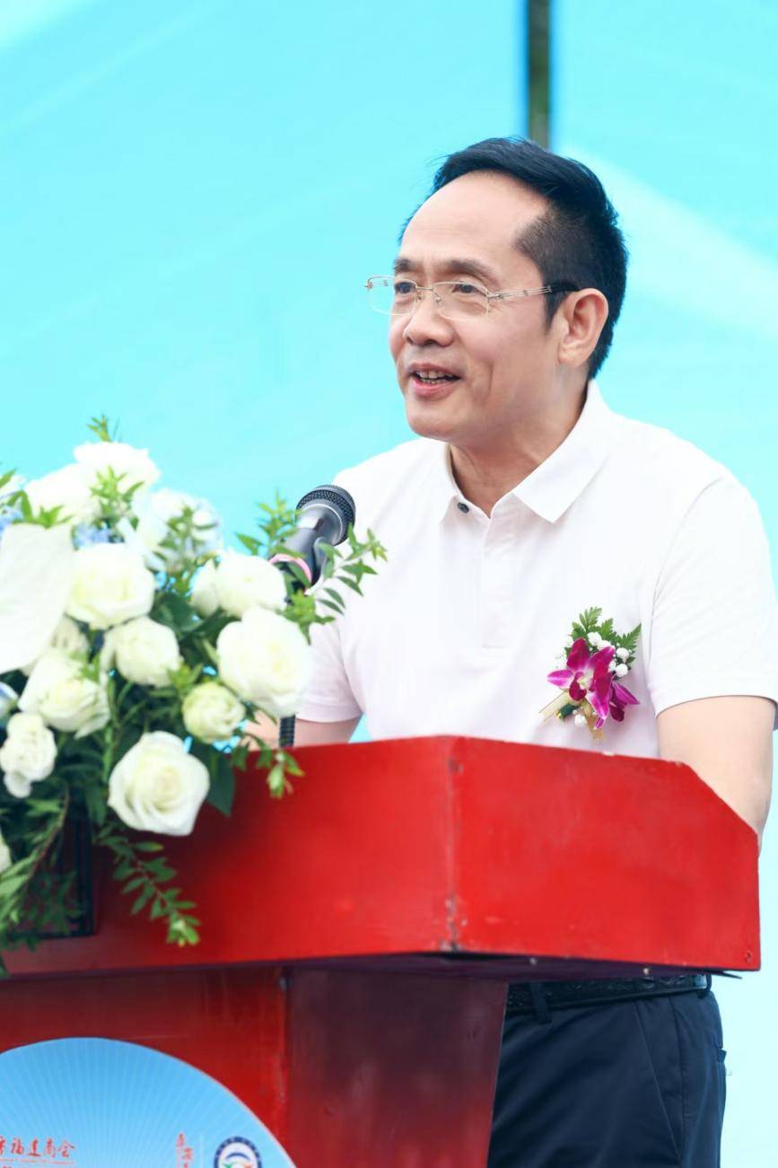 "黄寿强在致辞中