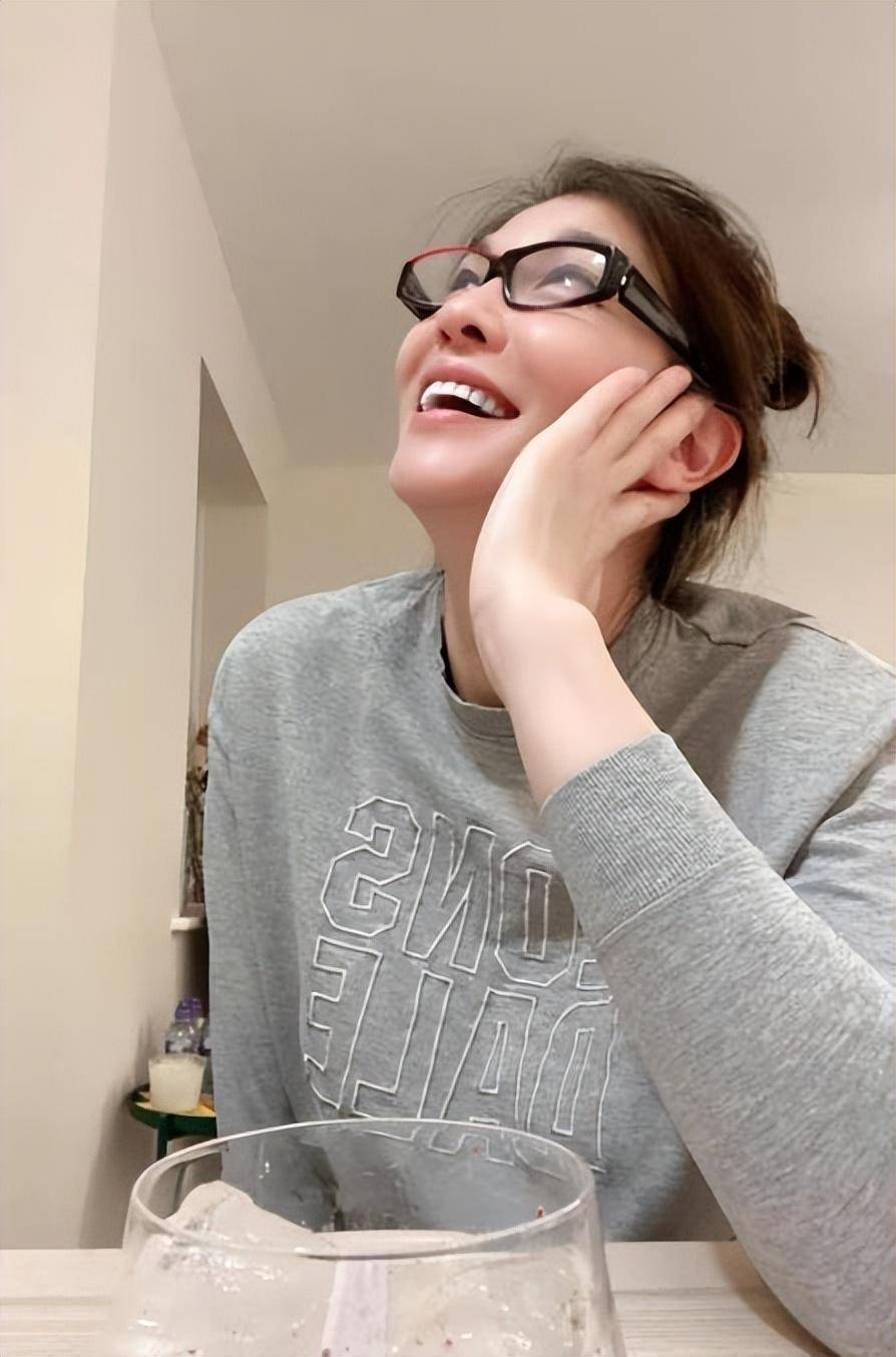 奥运冠军庄泳:移居新加坡,离婚后嫁队友前任,现在成人生赢家