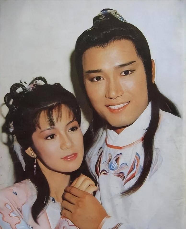 戚美珍与苗侨伟恩爱幸福34年嫁对了人到底有多幸福