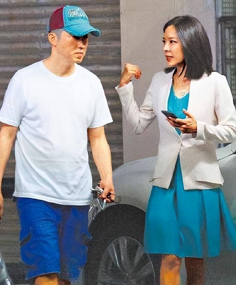 63岁庾澄庆和49岁妻子罕见同框,两人结婚8年育有一儿一女_张嘉欣_音乐