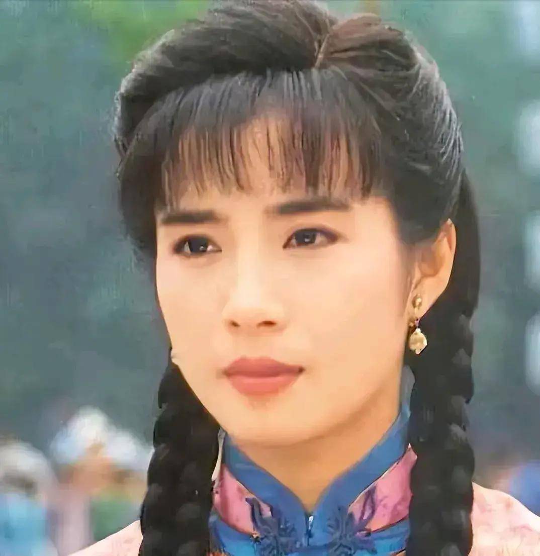 还记得"哑巴新娘"岳翎吗?隐退17年,现在54岁的她怎样了?