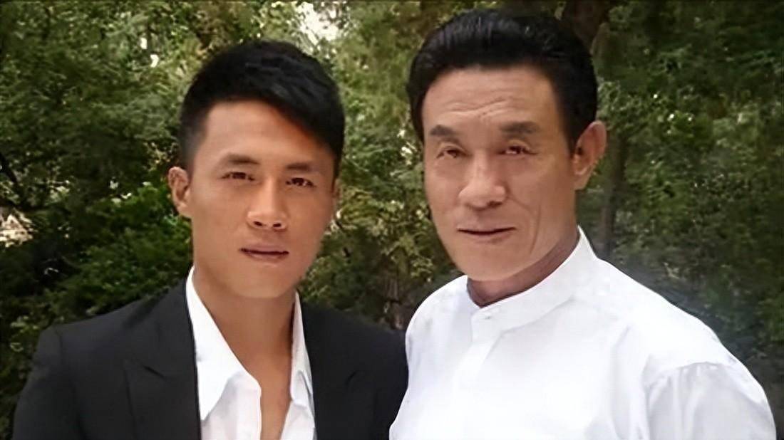 这个爆料如同一记重拳,将杜志国的正面人设打得粉碎.