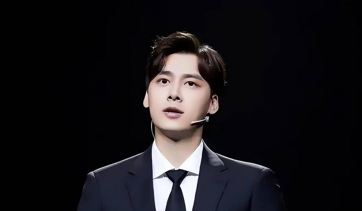 李易峰"封杀"2年,就从"国民男神"沦落到路人,再无明星光环