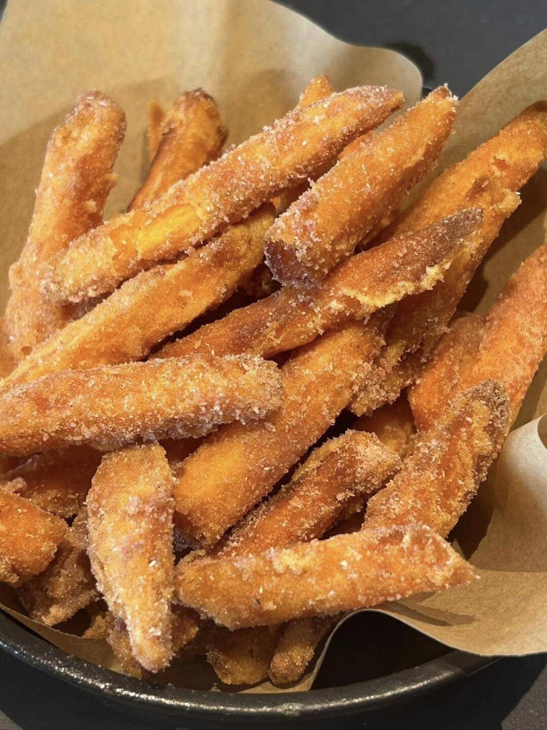 网红小吃在家做!脆甜甘梅地瓜条,秒杀街边摊味蕾