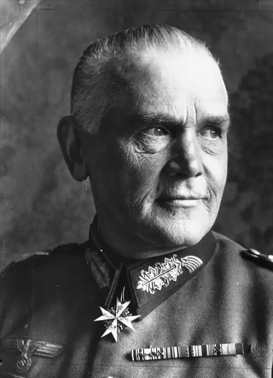 希特勒若不亲指挥东线,哪位元帅可全权负责?